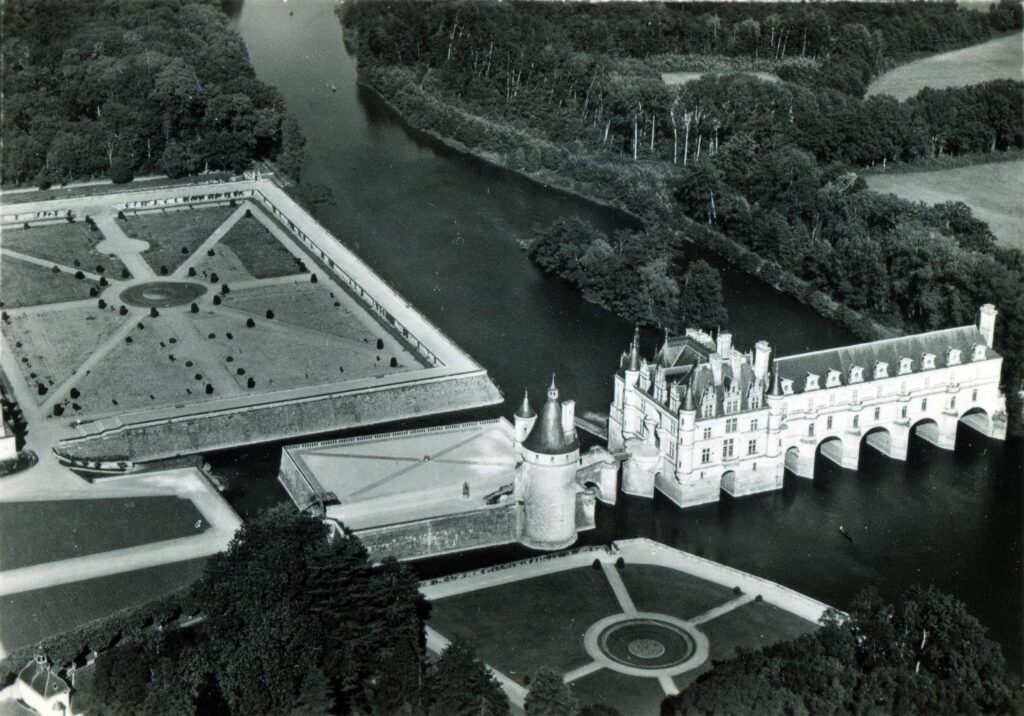 Сhenonceau Royal castle of Loire Valley