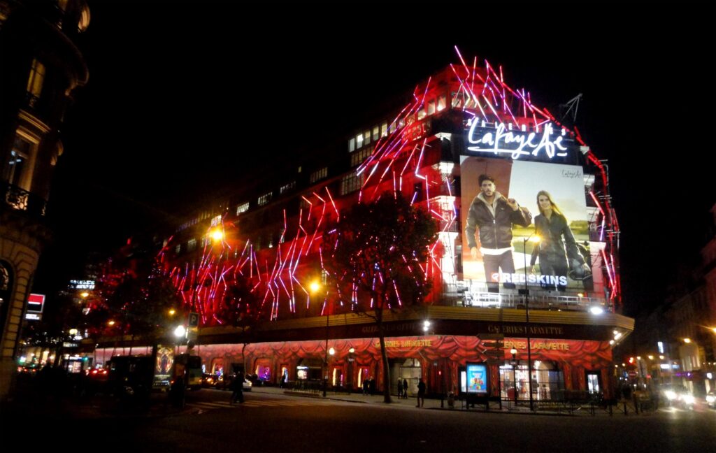 Galleries Lafayette Paris travel guide and City night tours by a car