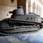 WW1 tanks Army museum Paris Guide