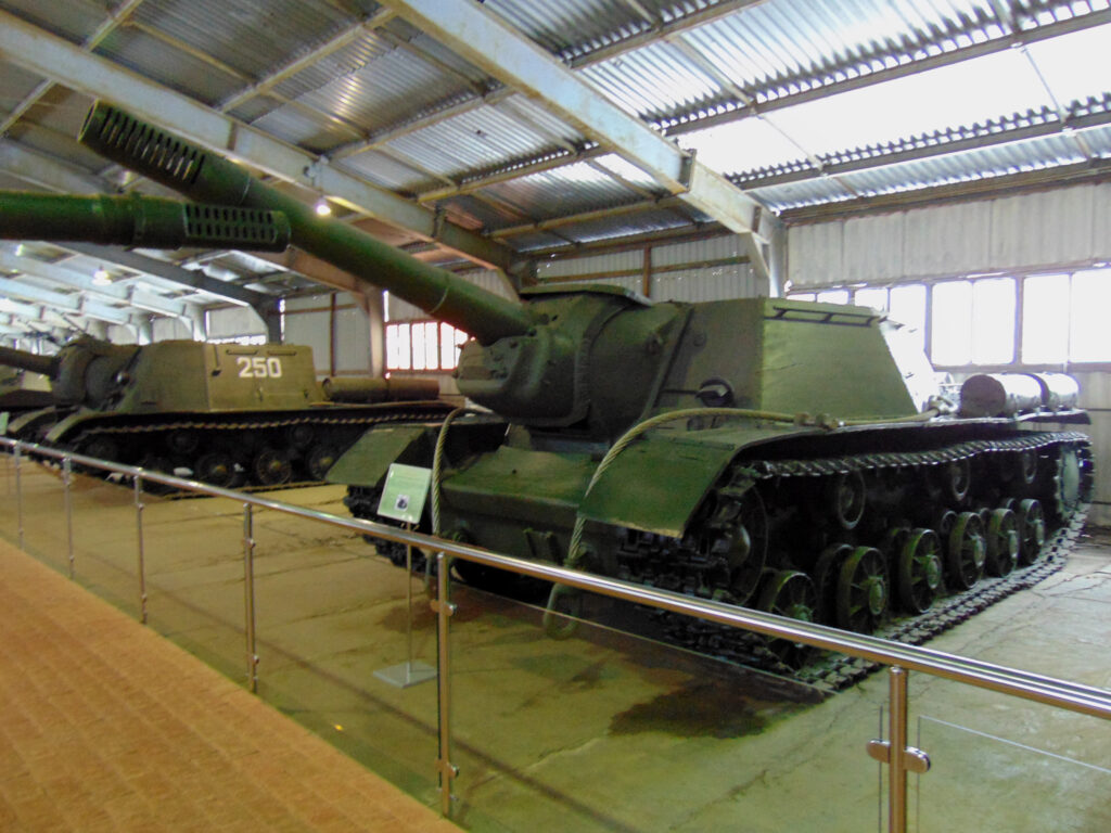Soviet WW2 SU-152 heavy Assault Gun Kubinka tank museum